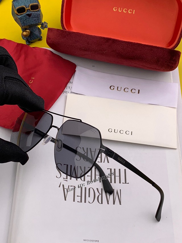 Gucci古奇專櫃爆款超輕無螺絲壓不壞系列情侶款太陽鏡 G5680 mmyj3571